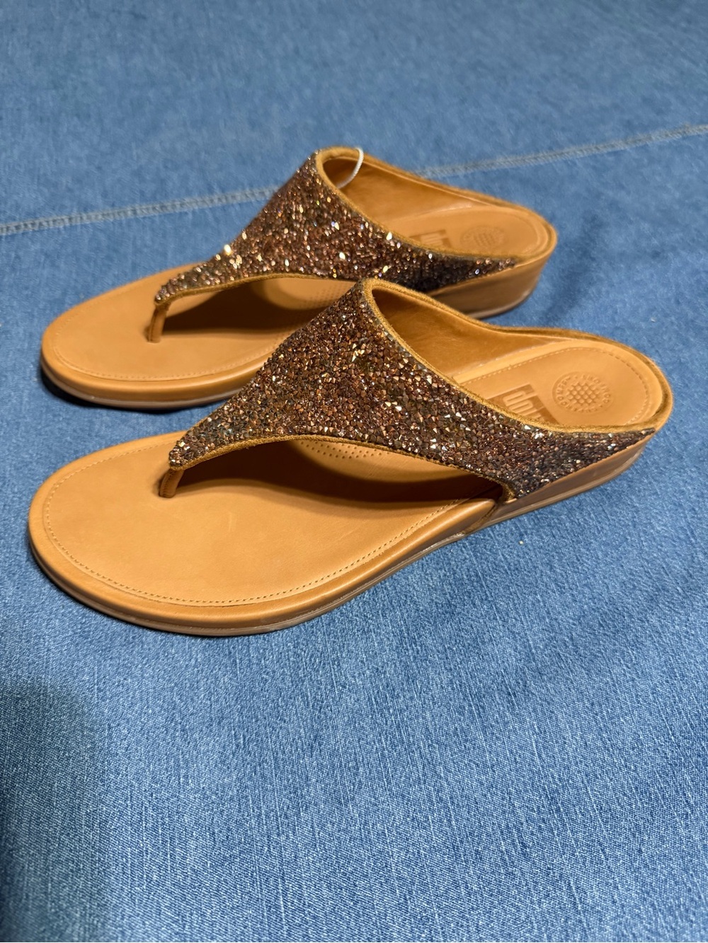 FitFlop Women's Glitter Thong Sandals - Tan/Brown - Picture 3 of 3
